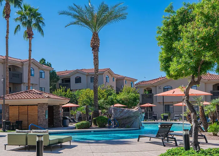 7min Airport Diablostadium Gym Pool Hottub Dogpark Apartment